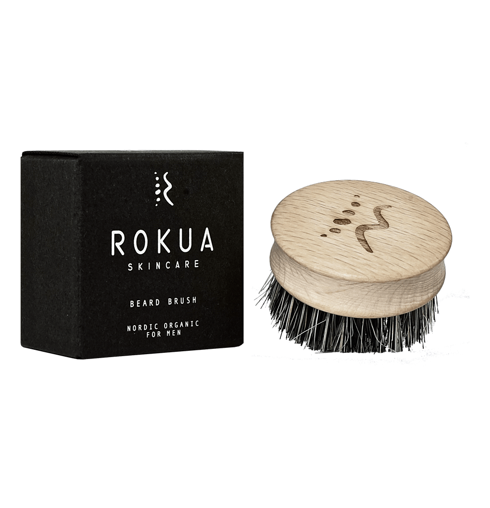 Beard Brush crafted from durable beechwood with plant-based bristles. This Rokua Skincare brush gently smooths your beard and exfoliates the skin beneath.